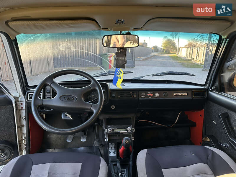Седан ВАЗ / Lada 2105 1983 в Львові фото 7 Седан ВАЗ / Lada 2105 1983 в Львові