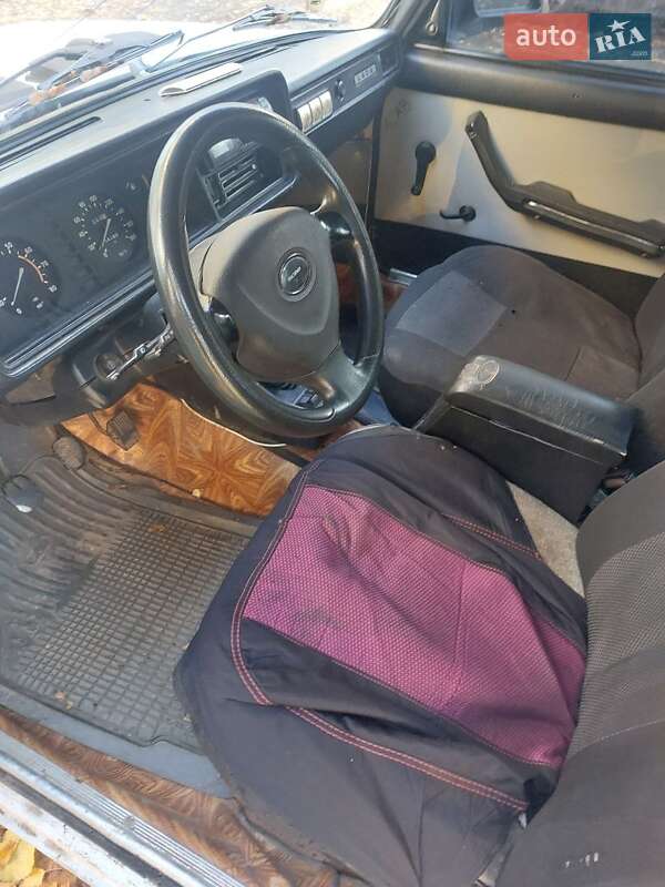 Седан ВАЗ / Lada 2105 1990 в Харькове фото 5 Седан ВАЗ / Lada 2105 1990 в Харькове