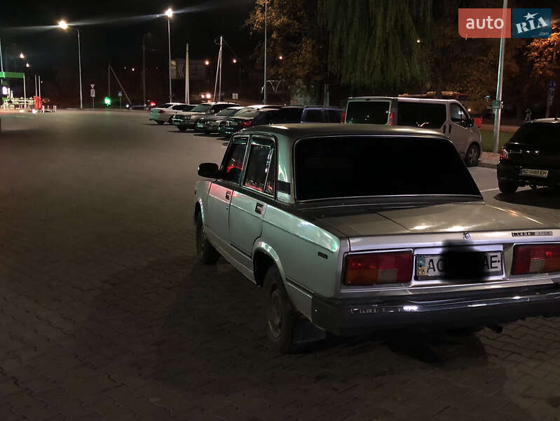 Седан ВАЗ / Lada 2105 1986 в Луцке фото 4 Седан ВАЗ / Lada 2105 1986 в Луцке