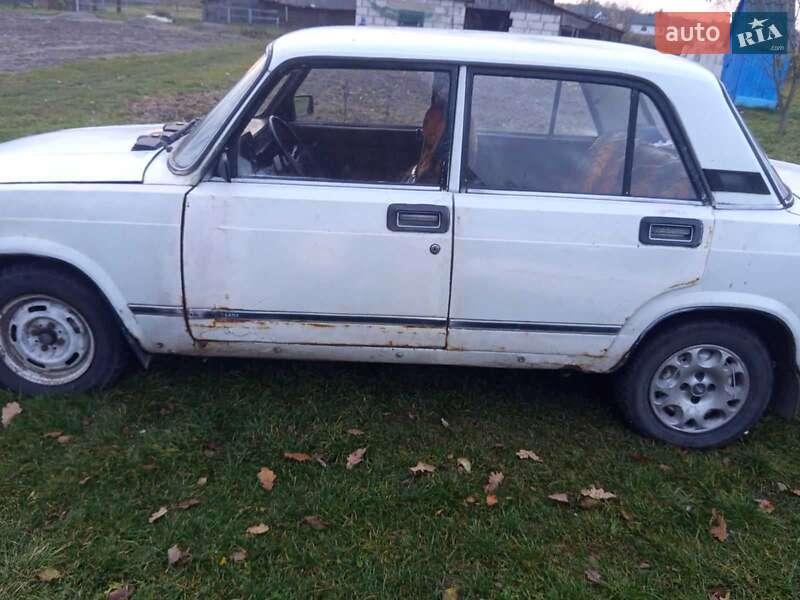 Седан ВАЗ / Lada 2105 1988 в Ковеле фото 2 Седан ВАЗ / Lada 2105 1988 в Ковеле