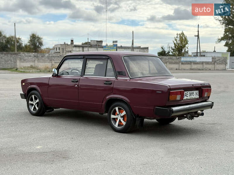 Седан ВАЗ / Lada 2105 1982 в Павлограде