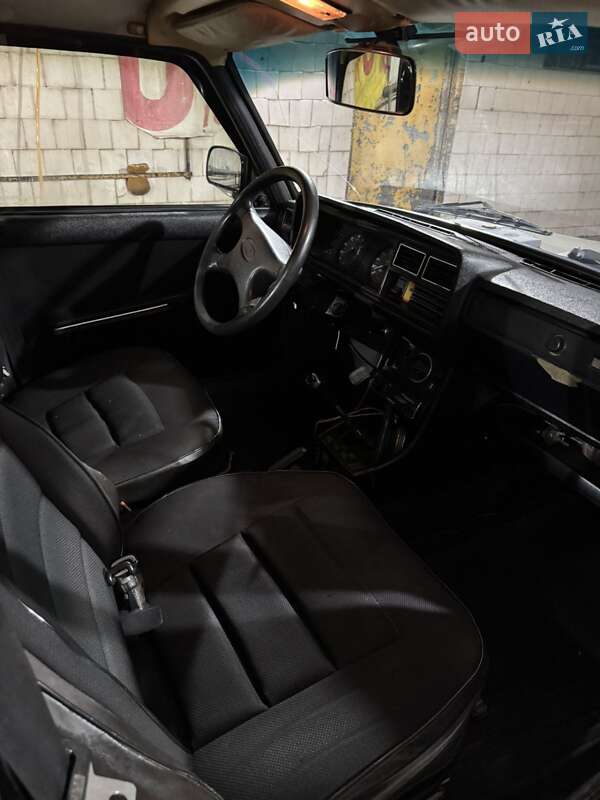 Седан ВАЗ / Lada 2105 1982 в Южному фото 3 Седан ВАЗ / Lada 2105 1982 в Южному