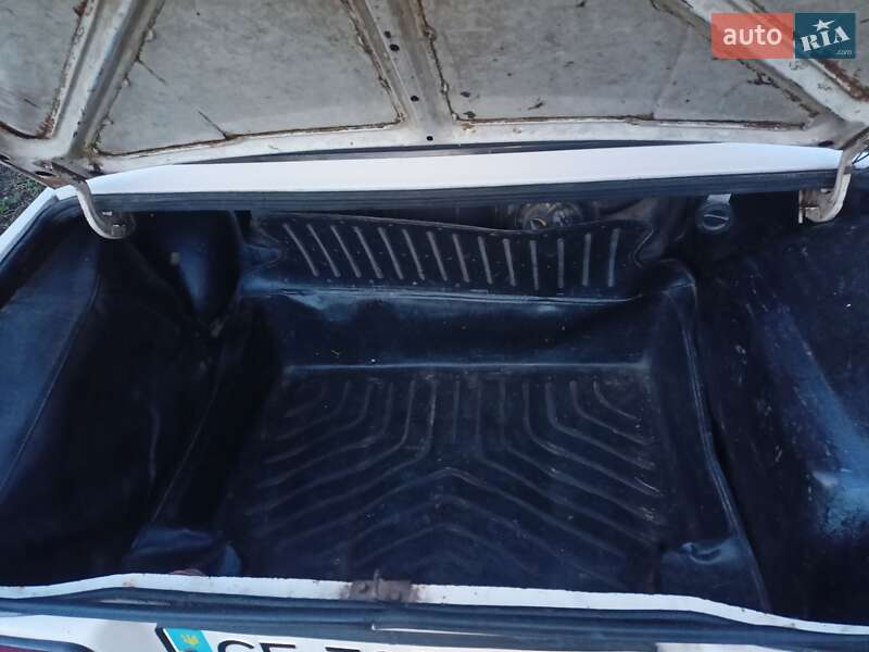 Седан ВАЗ / Lada 2105 1993 в Чернівцях фото 9 Седан ВАЗ / Lada 2105 1993 в Чернівцях
