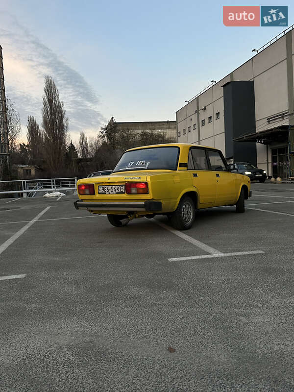 Седан ВАЗ / Lada 2105 1983 в Києві