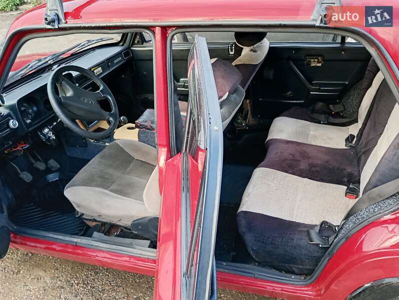 Седан ВАЗ / Lada 2105 1982 в Харькове фото 5 Седан ВАЗ / Lada 2105 1982 в Харькове