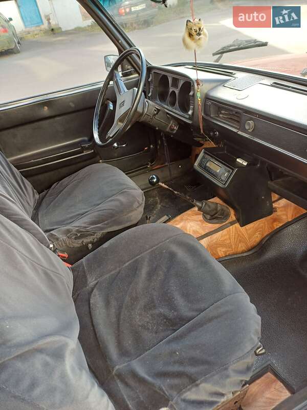 Седан ВАЗ / Lada 2105 1984 в Киеве