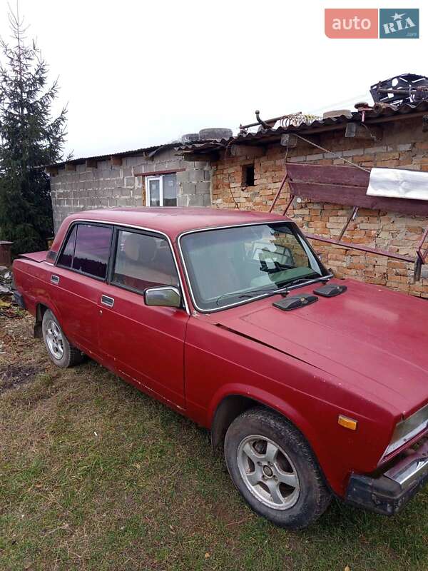 Седан ВАЗ / Lada 2105 1987 в Млинове фото 4 Седан ВАЗ / Lada 2105 1987 в Млинове
