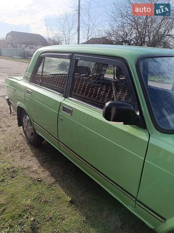 Седан ВАЗ / Lada 2105 1985 в Козельщине