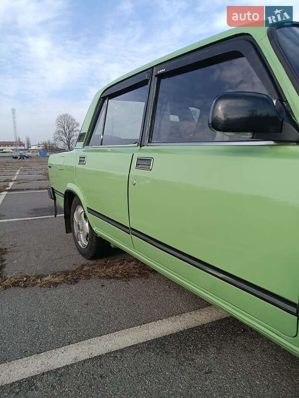 Седан ВАЗ / Lada 2105 1985 в Козельщине