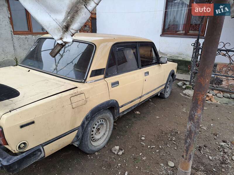 Седан ВАЗ / Lada 2105 1986 в Іршаві