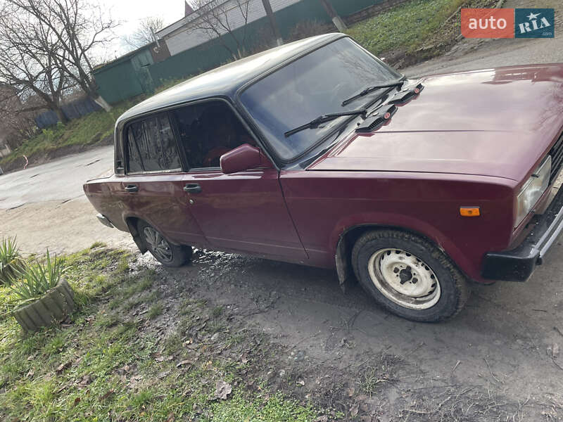 Седан ВАЗ / Lada 2105 1993 в Каменец-Подольском