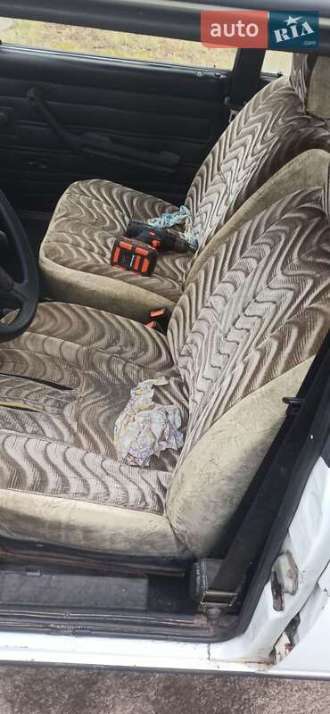 Седан ВАЗ / Lada 2105 1999 в Здолбунове