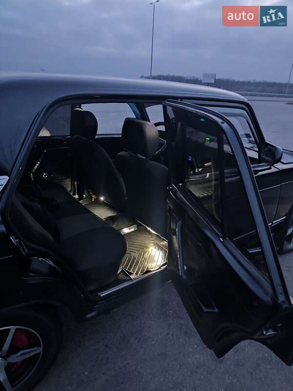 Седан ВАЗ / Lada 2105 1992 в Полтаве