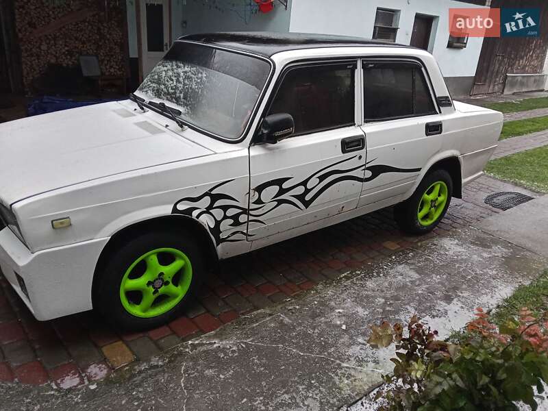 Седан ВАЗ / Lada 2105 1979 в Золочеве