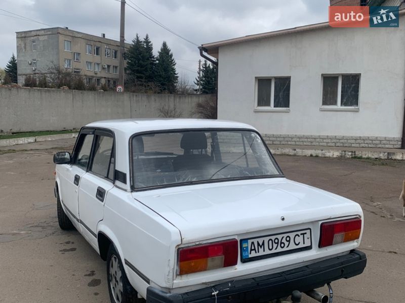 Седан ВАЗ / Lada 2105 1982 в Житомире фото 10 Седан ВАЗ / Lada 2105 1982 в Житомире