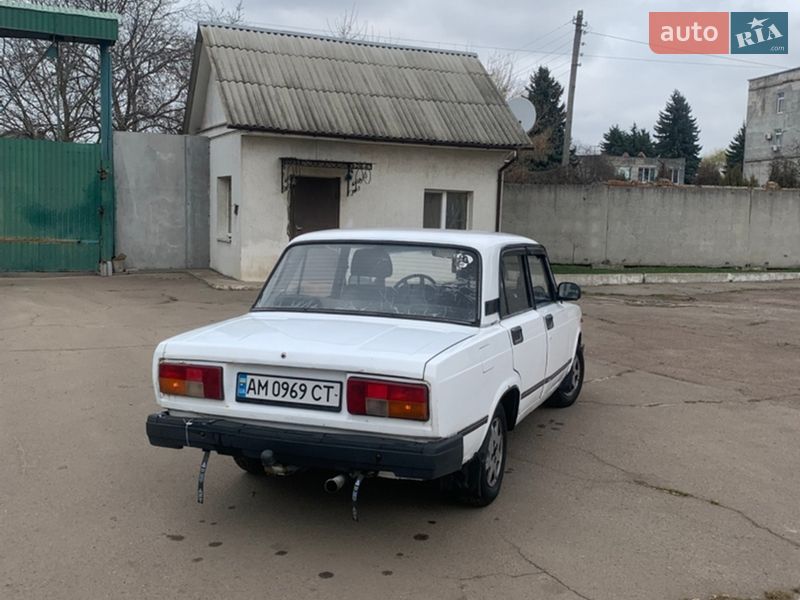 Седан ВАЗ / Lada 2105 1982 в Житомире фото 11 Седан ВАЗ / Lada 2105 1982 в Житомире