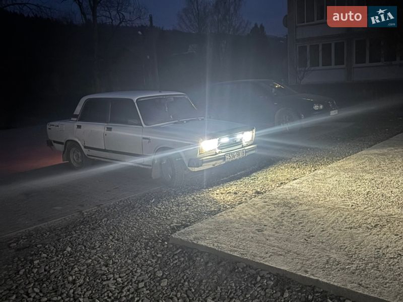 Седан ВАЗ / Lada 2105 1992 в Верховине