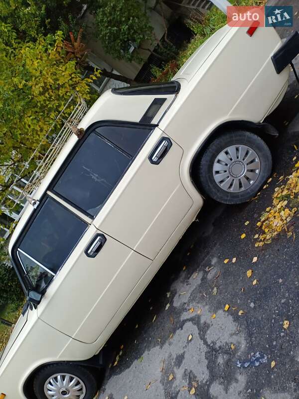 Седан ВАЗ / Lada 2106 1982 в Сумах