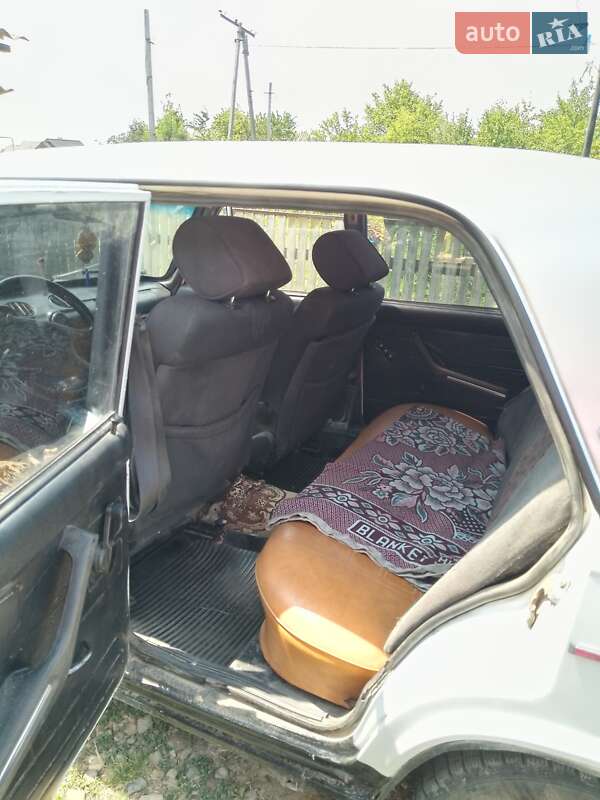 Седан ВАЗ / Lada 2106 1982 в Сторожинце фото 3 Седан ВАЗ / Lada 2106 1982 в Сторожинце