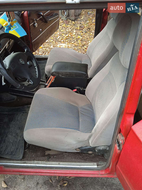 Седан ВАЗ / Lada 2106 1984 в Славянске