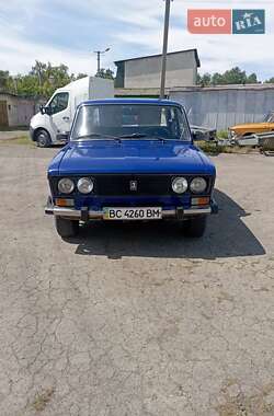 Козистканың мысығын жалап жатқан кисканың видеосы