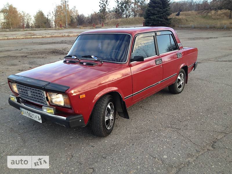 Седан ВАЗ / Lada 2107 2004 в Изюме