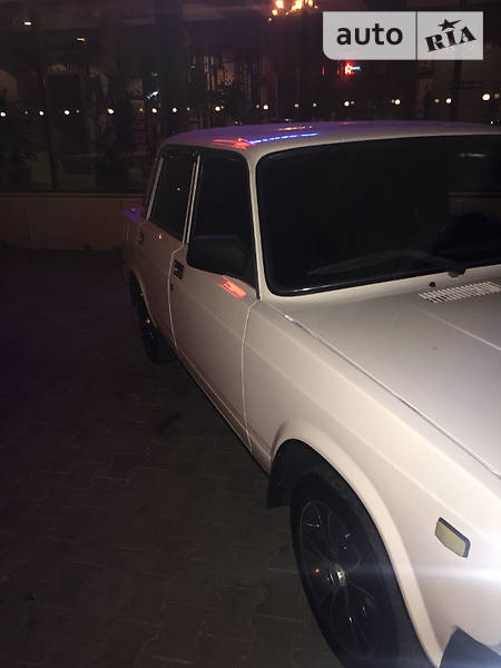 Седан ВАЗ / Lada 2107 2004 в Одессе