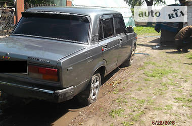 Седан ВАЗ / Lada 2107 1990 в Ромнах