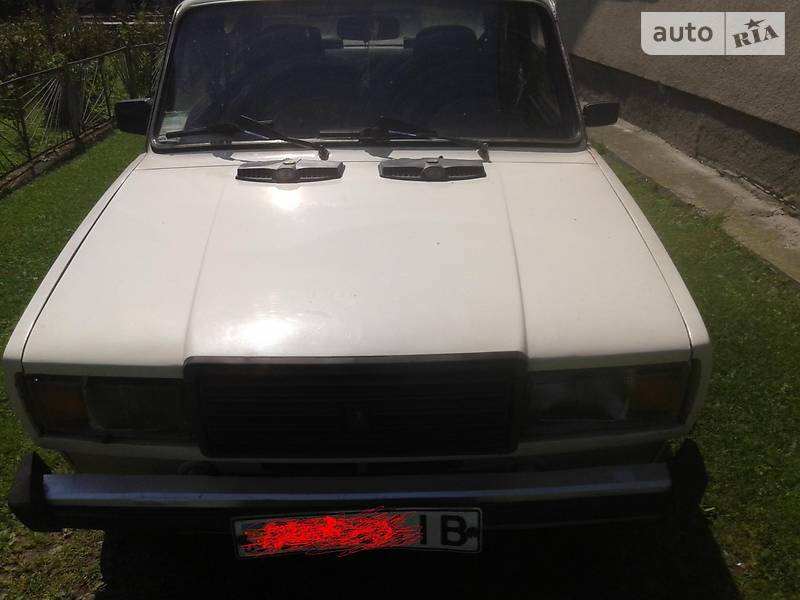 Седан ВАЗ / Lada 2107 1995 в Ивано-Франковске