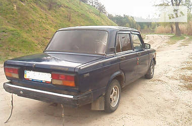 Седан ВАЗ / Lada 2107 1994 в Киеве