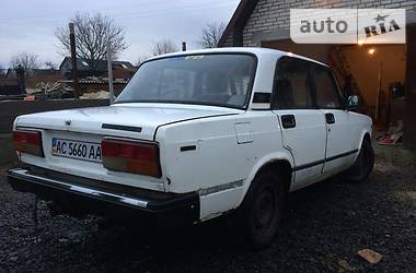 Седан ВАЗ / Lada 2107 1990 в Луцке