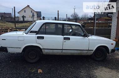 Седан ВАЗ / Lada 2107 1990 в Луцке