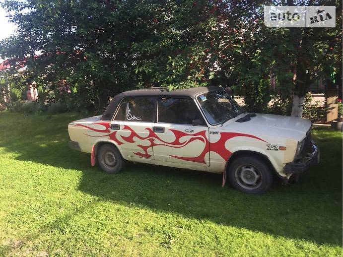 Седан ВАЗ / Lada 2107 1986 в Черновцах