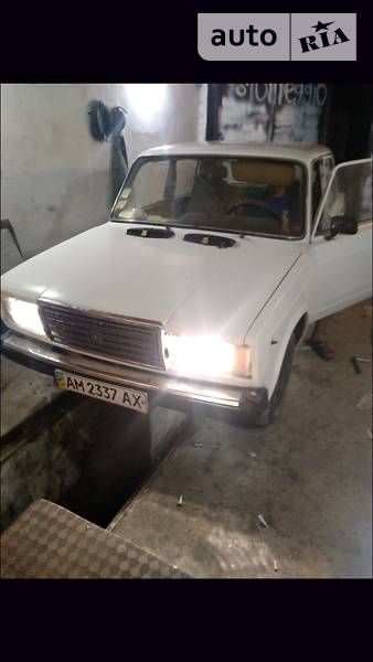 Седан ВАЗ / Lada 2107 1986 в Радомышле