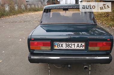 Седан ВАЗ / Lada 2107 2002 в Ровно