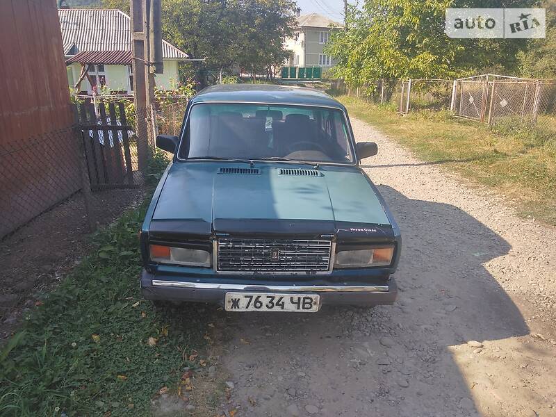 Седан ВАЗ / Lada 2107 1987 в Косове