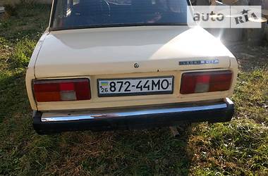 Седан ВАЗ / Lada 2107 1983 в Черновцах