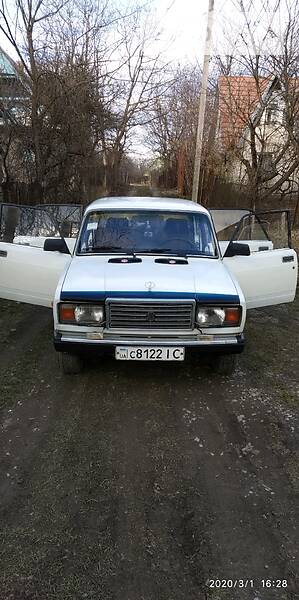 Седан ВАЗ / Lada 2107 1986 в Чернівцях