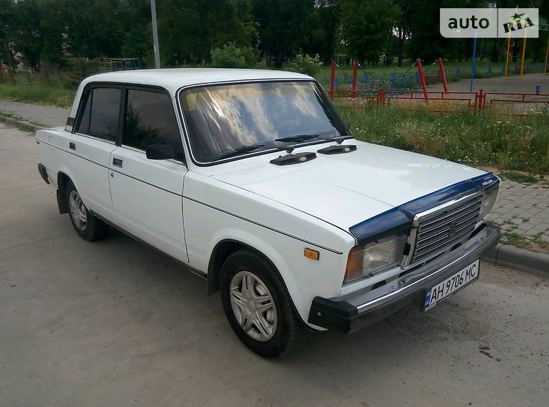 Седан ВАЗ / Lada 2107 2004 в Синельниковому