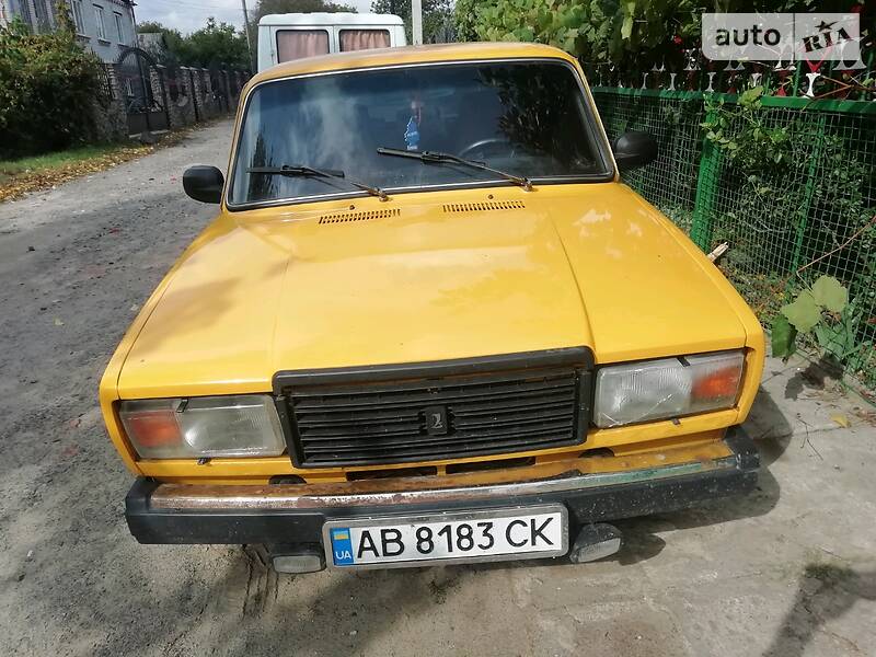 Седан ВАЗ / Lada 2107 1983 в Жмеринке
