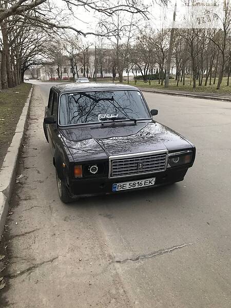 Седан ВАЗ / Lada 2107 1985 в Николаеве