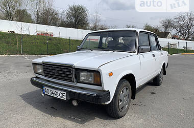 Седан ВАЗ / Lada 2107 2004 в Ужгороде