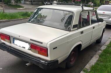Седан ВАЗ / Lada 2107 1988 в Киеве