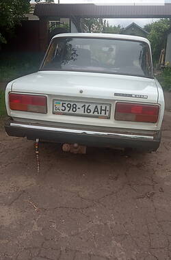 Седан ВАЗ / Lada 2107 1998 в Днепре