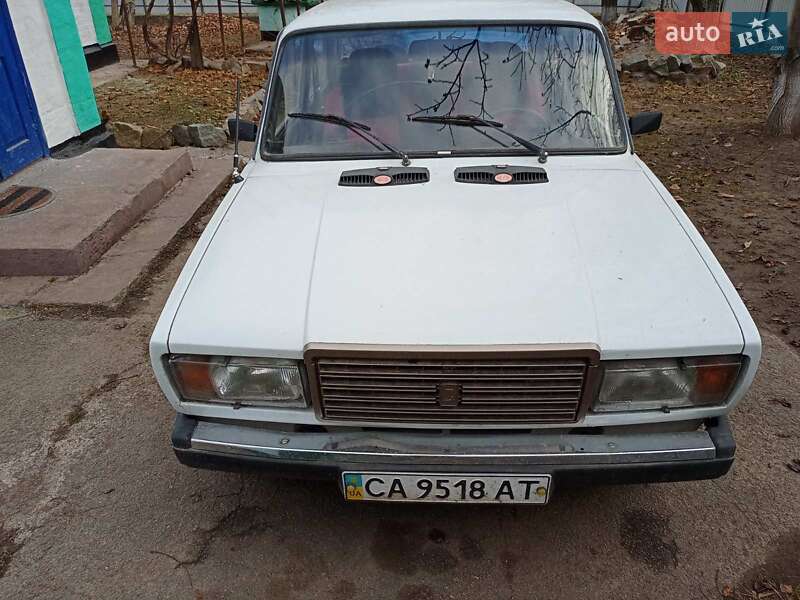 Седан ВАЗ / Lada 2107 1989 в Маньковке
