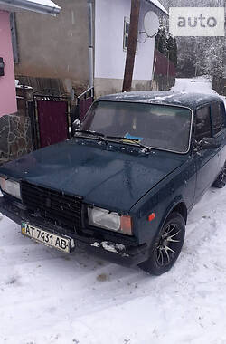 Седан ВАЗ / Lada 2107 2000 в Снятине