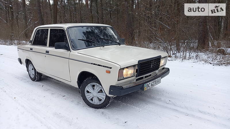 Седан ВАЗ / Lada 2107 1990 в Сокале