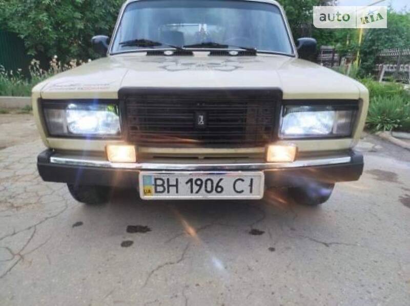 Седан ВАЗ / Lada 2107 1983 в Одессе