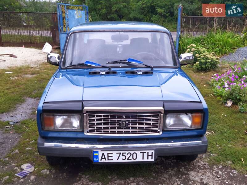 Седан ВАЗ / Lada 2107 2006 в Днепре