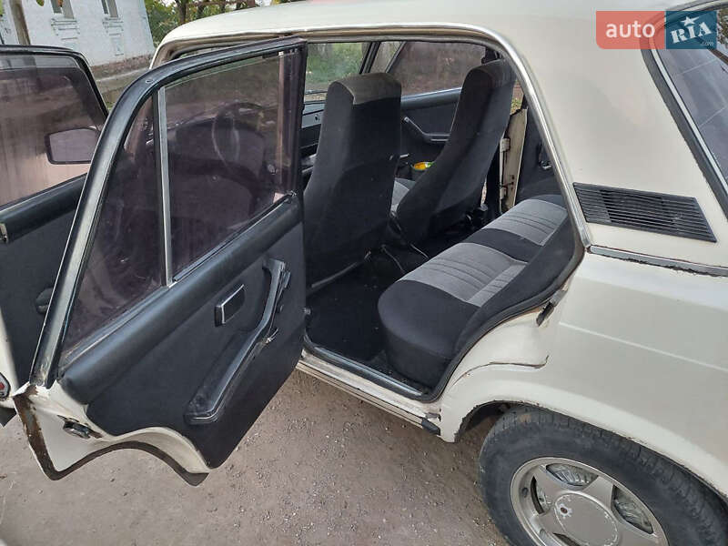 Седан ВАЗ / Lada 2107 1983 в Белой Церкви